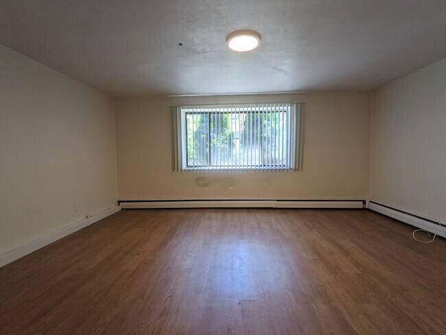 Photo - 222 Babcock St Unit 1C