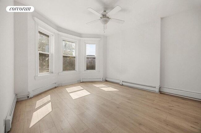 Photo - 31 Seeley St