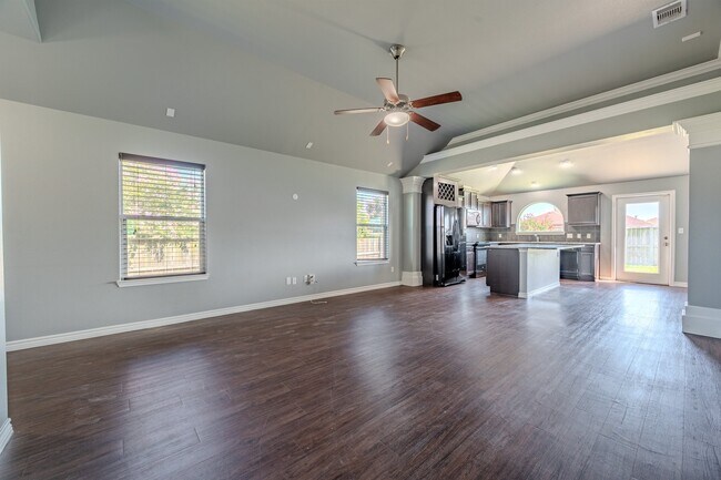 Photo - 7433 Kolda Dr