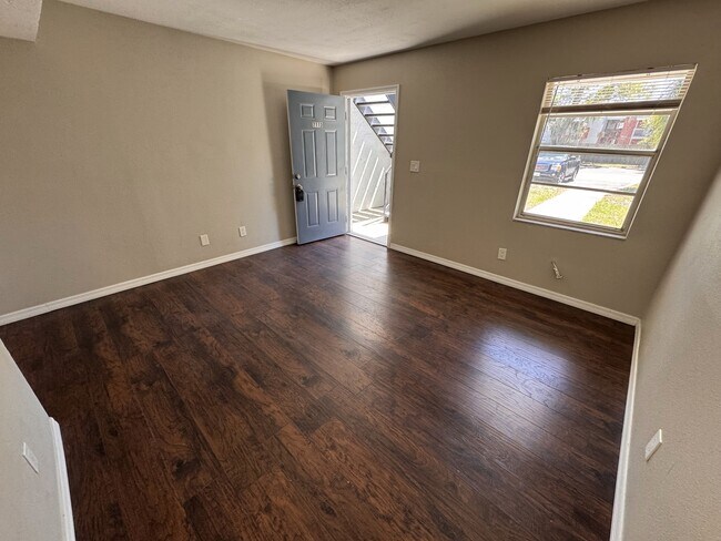 Photo - 7113 E Bank Dr