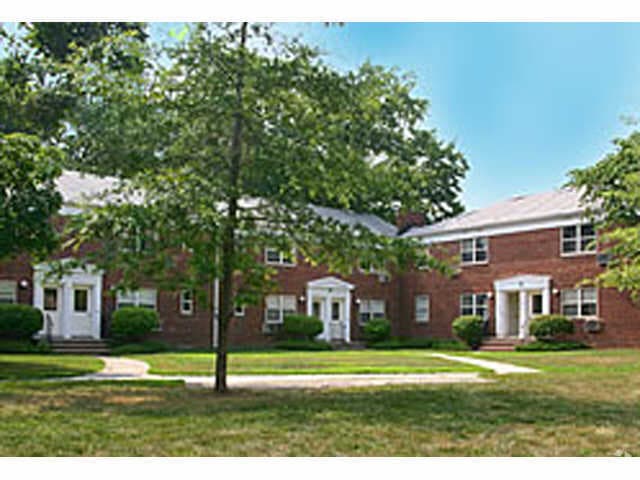 Community - Leland Gardens Apartments