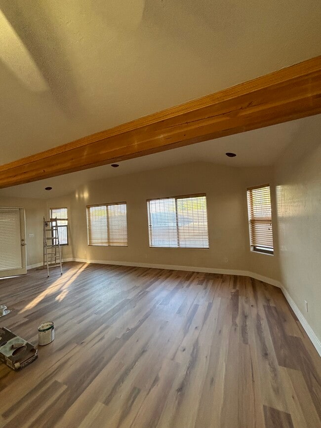 Photo - 1925 N Ashland