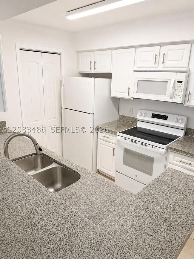 Photo - 2642 NW 33rd St Unit 1904
