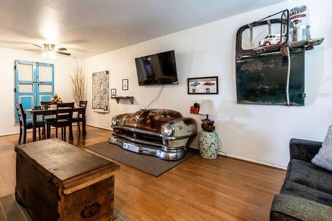 Photo - 10545 W Coggins Dr