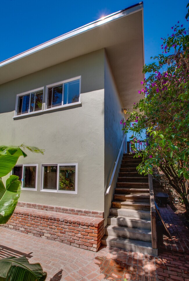 Photo - 1318 Oak St Unit C