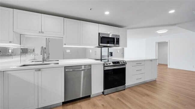 Photo - 555 NE 34th St Unidad 2505