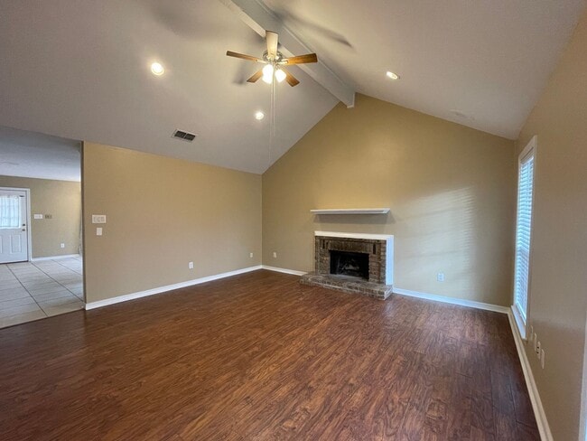 Photo - Stockwell Area! A Must See Today!