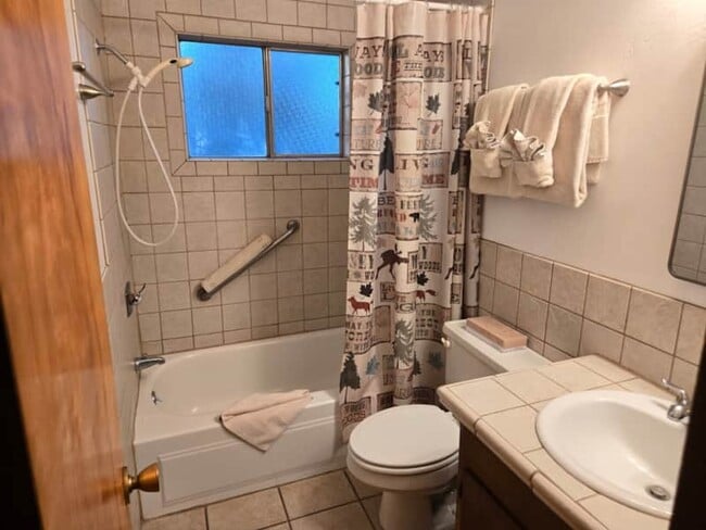 Photo - 165 E White Mountain Blvd