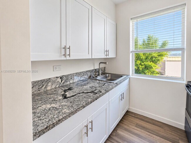 926 79th Terrace Unit 6
