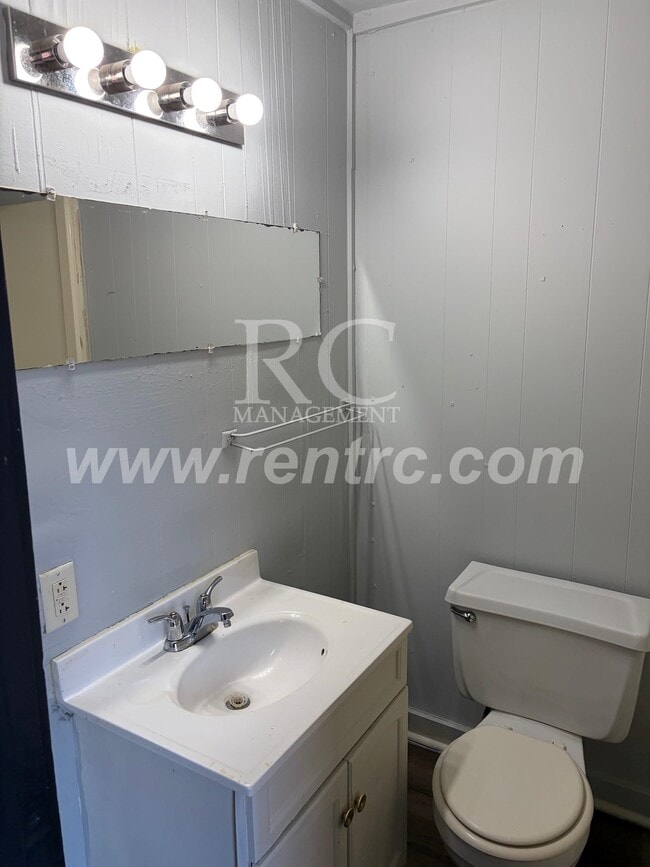 Photo - 130-2 Franklin-