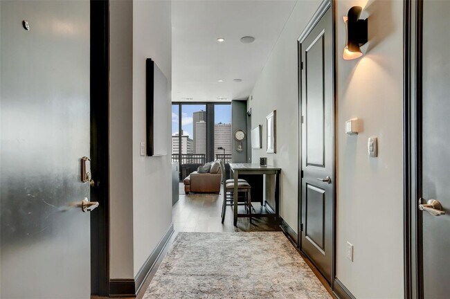 Photo - 1211 Caroline St Unidad 1706