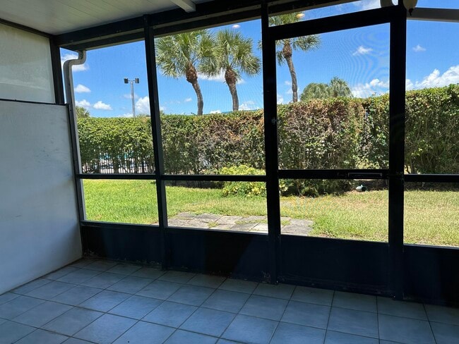Photo - 15729 Bottlebrush Cir