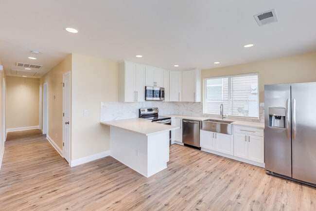 Cocina3 - 3601 N. Robertson St.