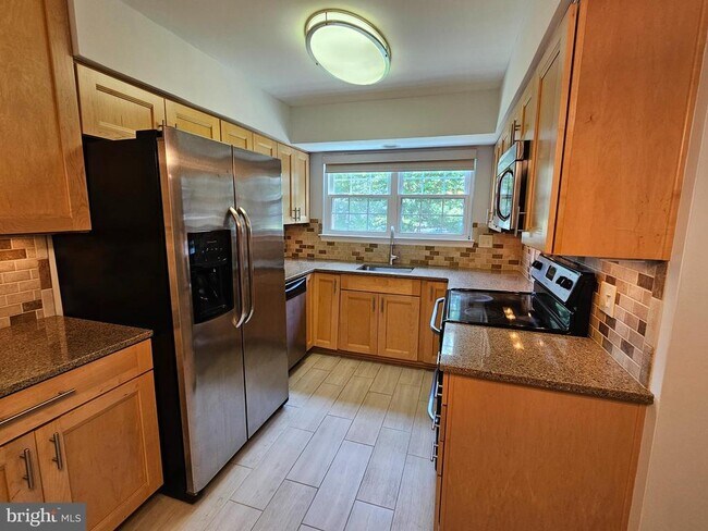 12109 Greenway Ct Unit 101