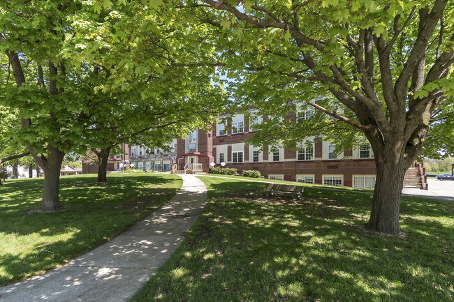 Creekside Apartments (Olivet HS, LLC)
