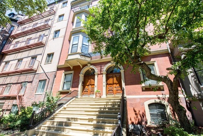 Photo - 5 br, 4.5 bath Triplex - 214 Beacon St 3