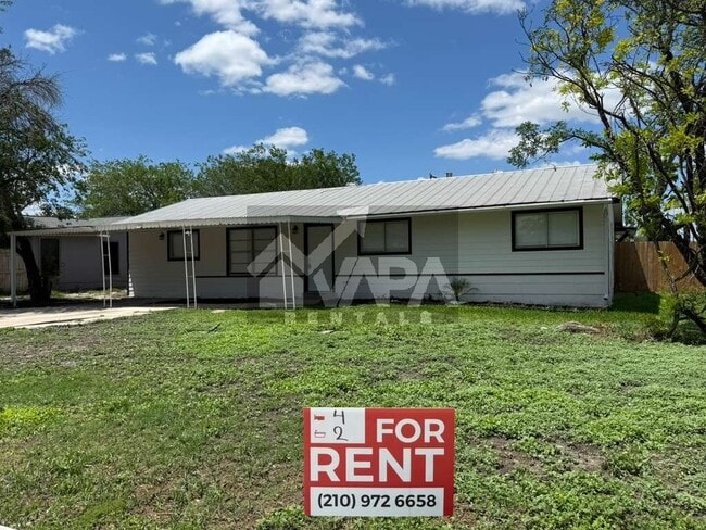Photo - 315 Jamaica Dr