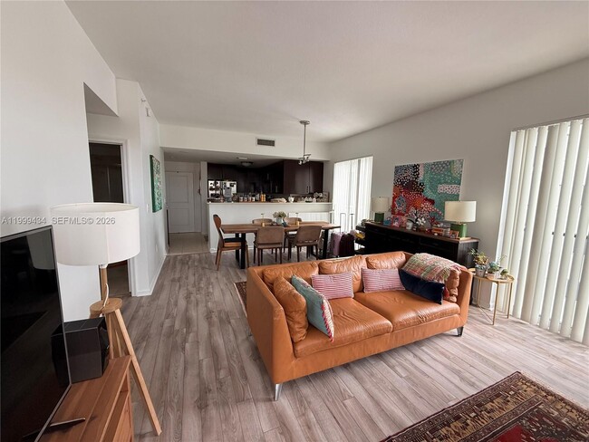 Building Photo - 10 Aragon Ave Unit 1104