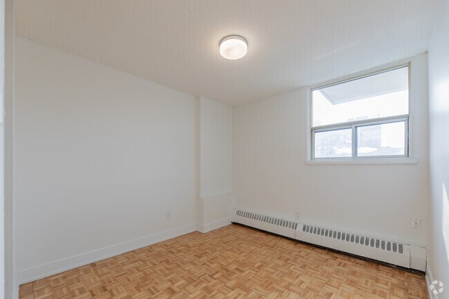 2BR, 1BA - 944SF - Dining Room