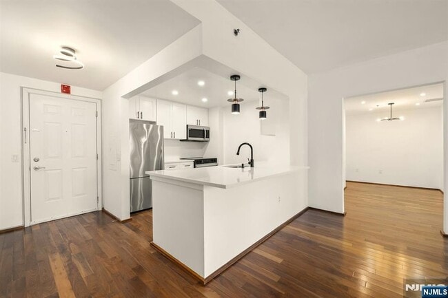 Building Photo - 3109 City Pl