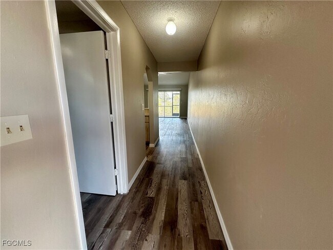 Building Photo - 829 Gleason Pkwy Unit 2