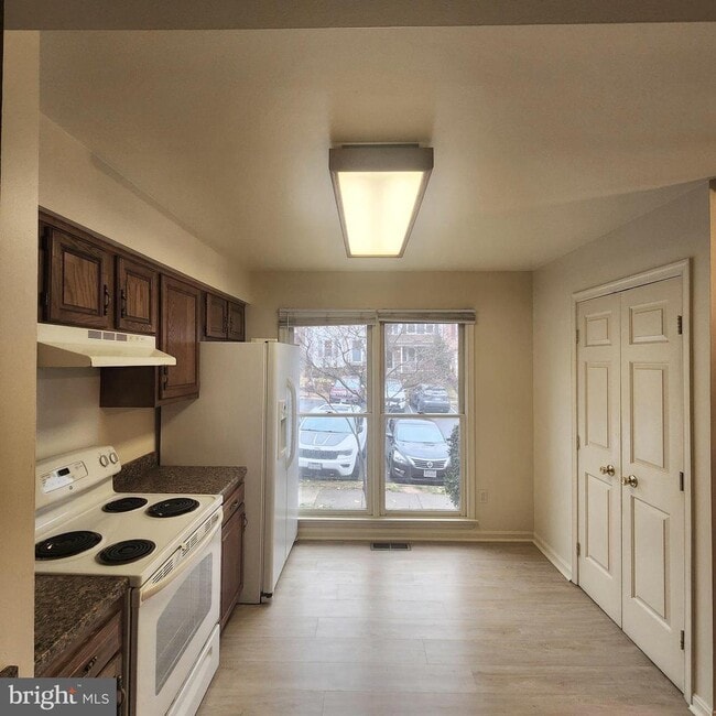 Photo - 6054 Rockton Ct