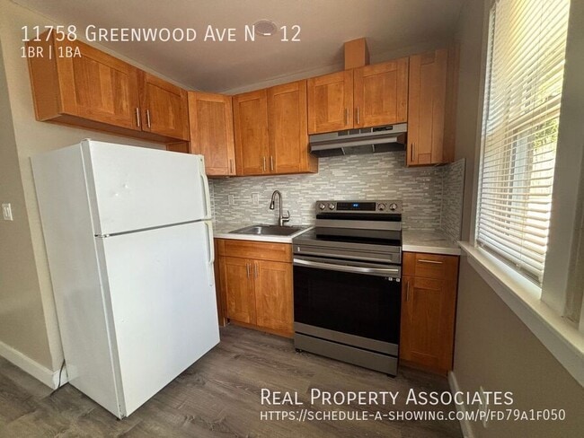 Building Photo - 11758 Greenwood Ave N Unit 12 Rental