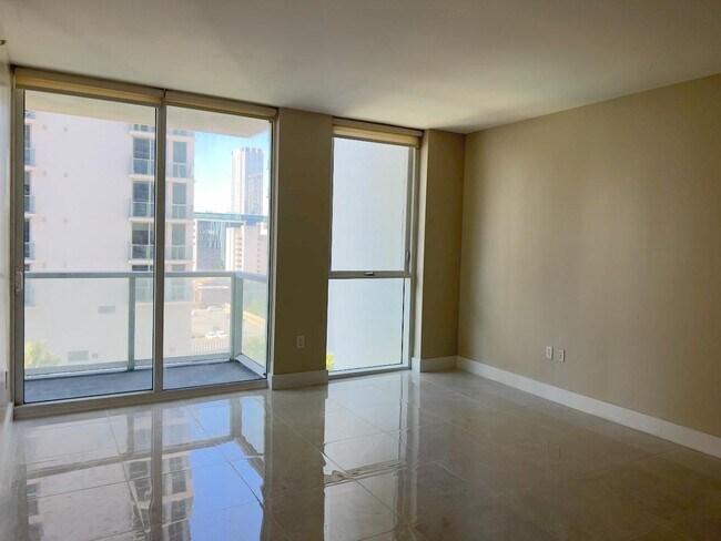 Photo - 253 NE 2nd St