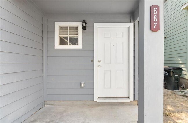 Photo - 887 Sagewood Trail