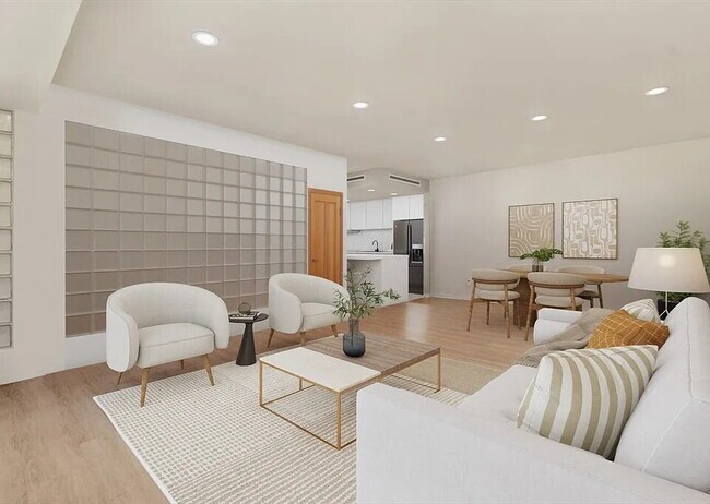 Photo - Stylish & inviting, this southeast-facing 1 bed 1 bath in the coveted University Green offers