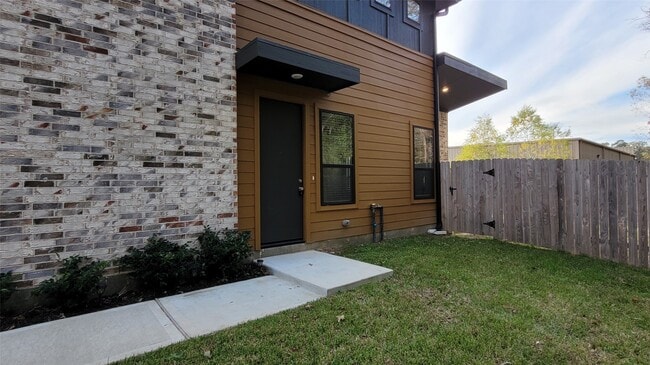 Photo - 2509 Appian Wy Unidad B