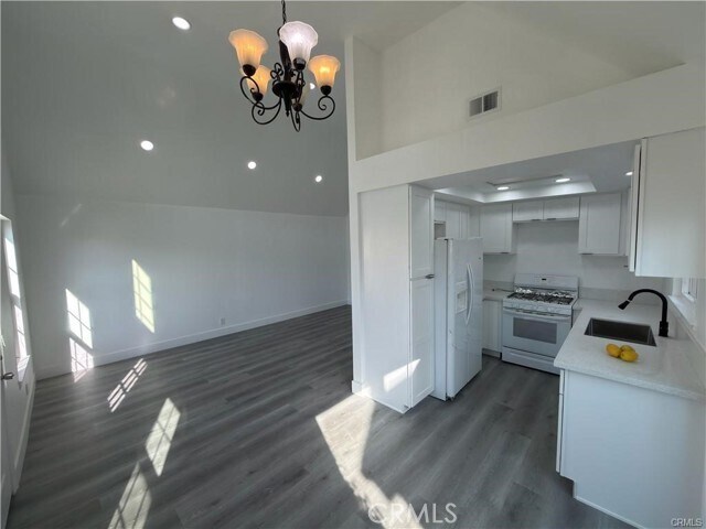 14560 Woodland Dr