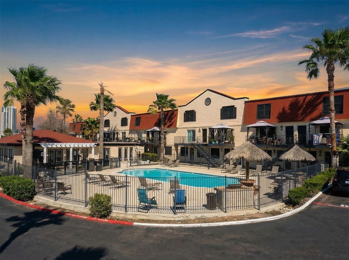 Photo - 4101 E NASA Pkwy Unidad 225