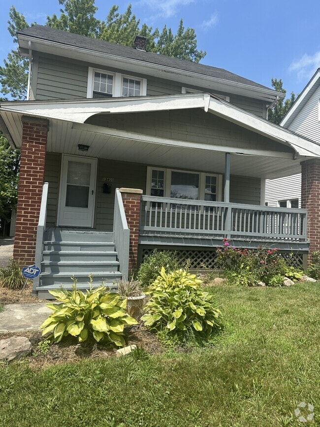 Building Photo - 13401 S Parkway Dr Rental