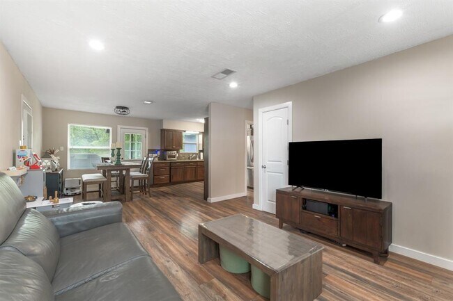Photo - 4705 Menchaca Rd