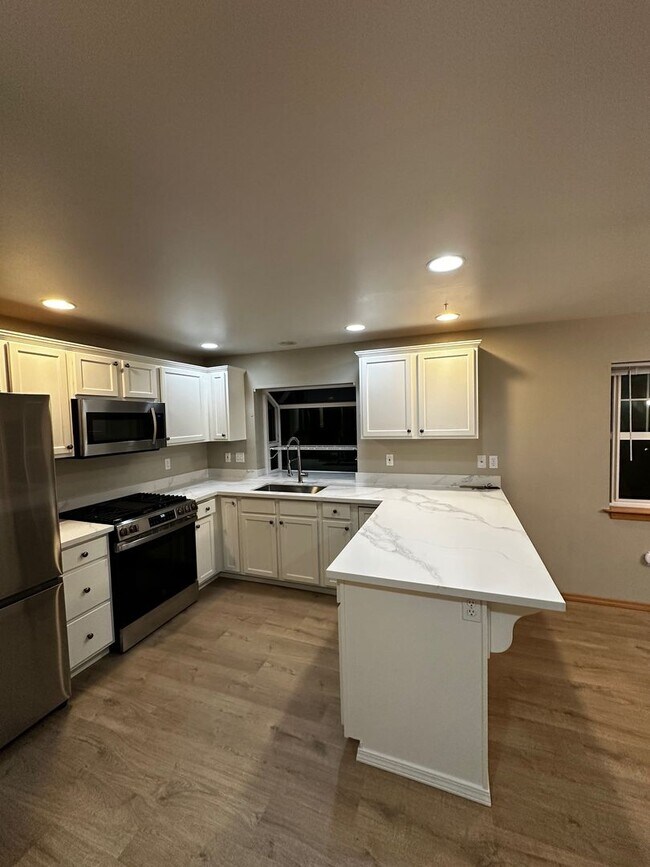 Photo - Updated 3 beds/ 2 bath townhome for rent!