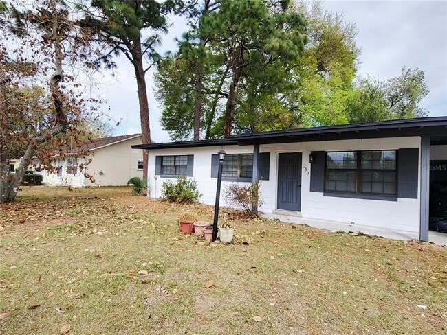 Photo - 2511 Drake Dr