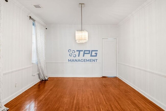 Photo - 121 Bentley Ave