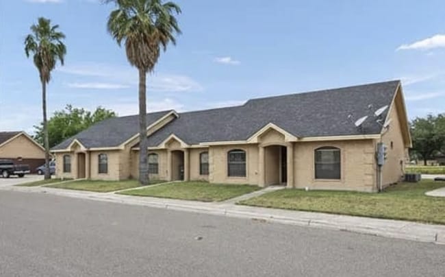 OUTSIDE - 2000 Circle Dr