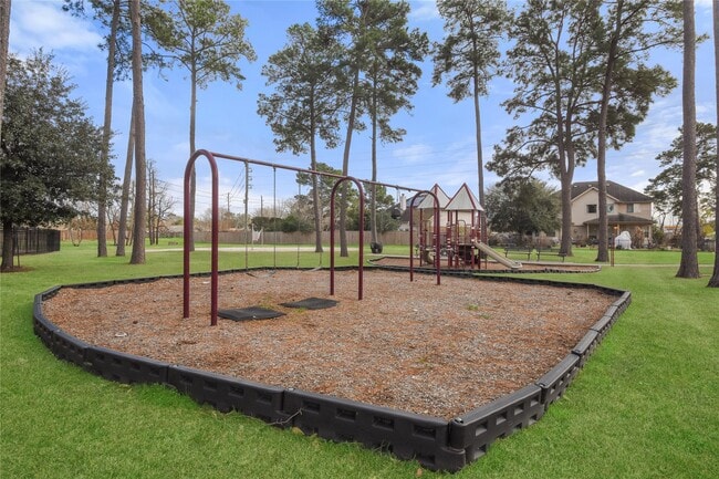 Building Photo - 24727 Horsetooth Dr
