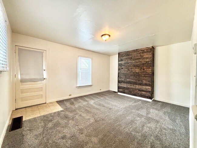 Photo - 307 Mulberry Ln