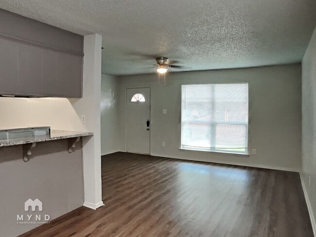 Photo - 1303 1/2 Berry Dr Apt A