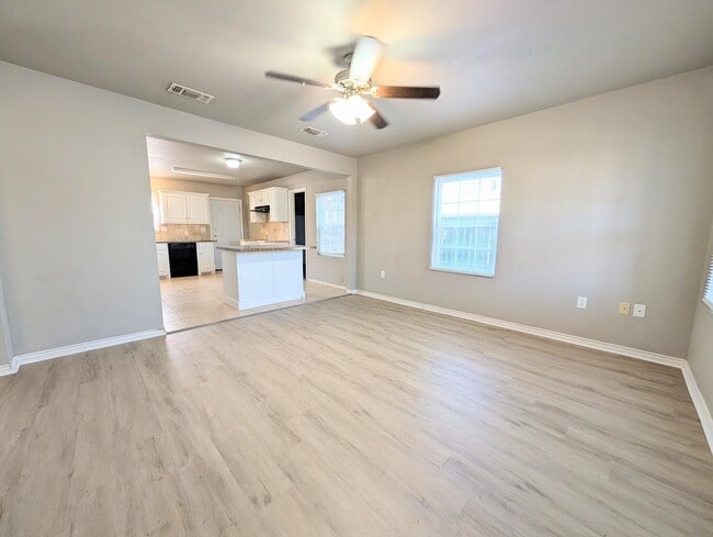 Photo - 1506 Avenue U