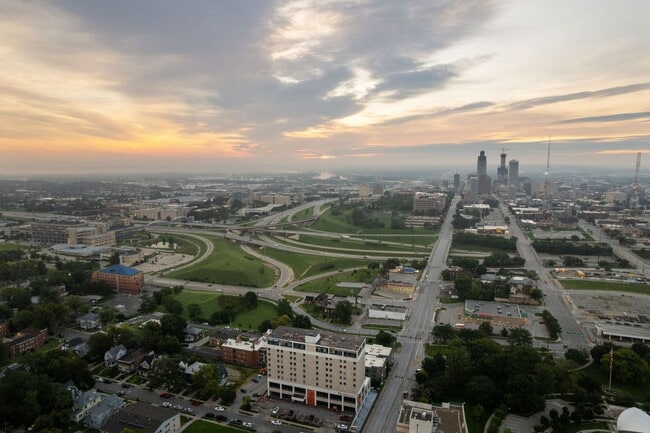 Photo - Breathtaking downtown East-facing, penthouse condo - FURNISHED!