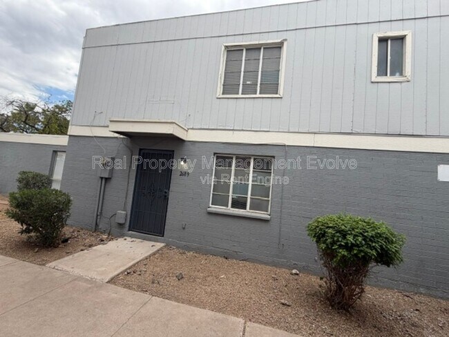 Photo - 2689 W Ocotillo Rd