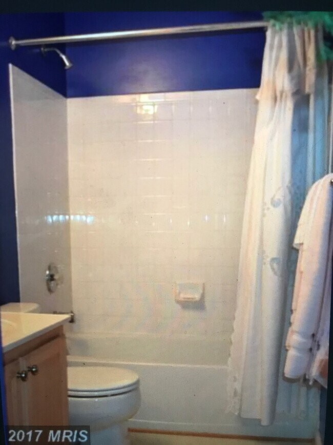 Photo - 205 Tilden Way