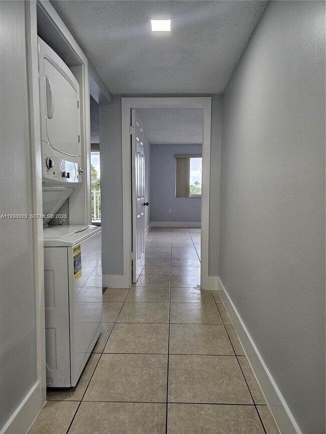 Photo - 6930 Miami Gardens Dr Unit 1-412