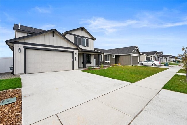 Photo - Spacious 4-Bedroom, 2.5 Bath, Two-Story Gem with a Fenced Yard!