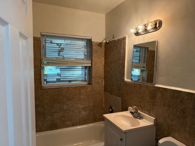 Photo - 3 Bedroom 2 bathroom Single family house