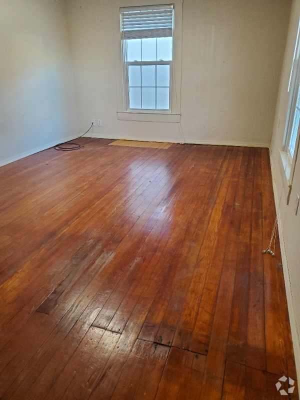 Building Photo - 2616 2nd Ave Rental